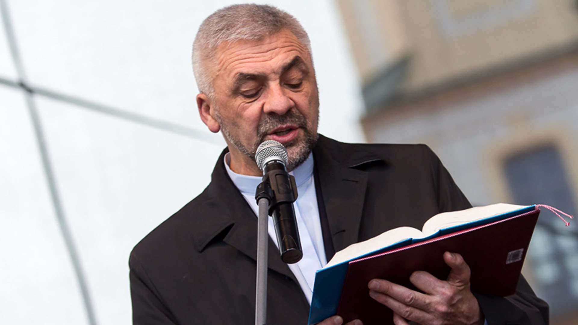 Dwóch duchownych z regionu z szansą na nagrodę "Anody"