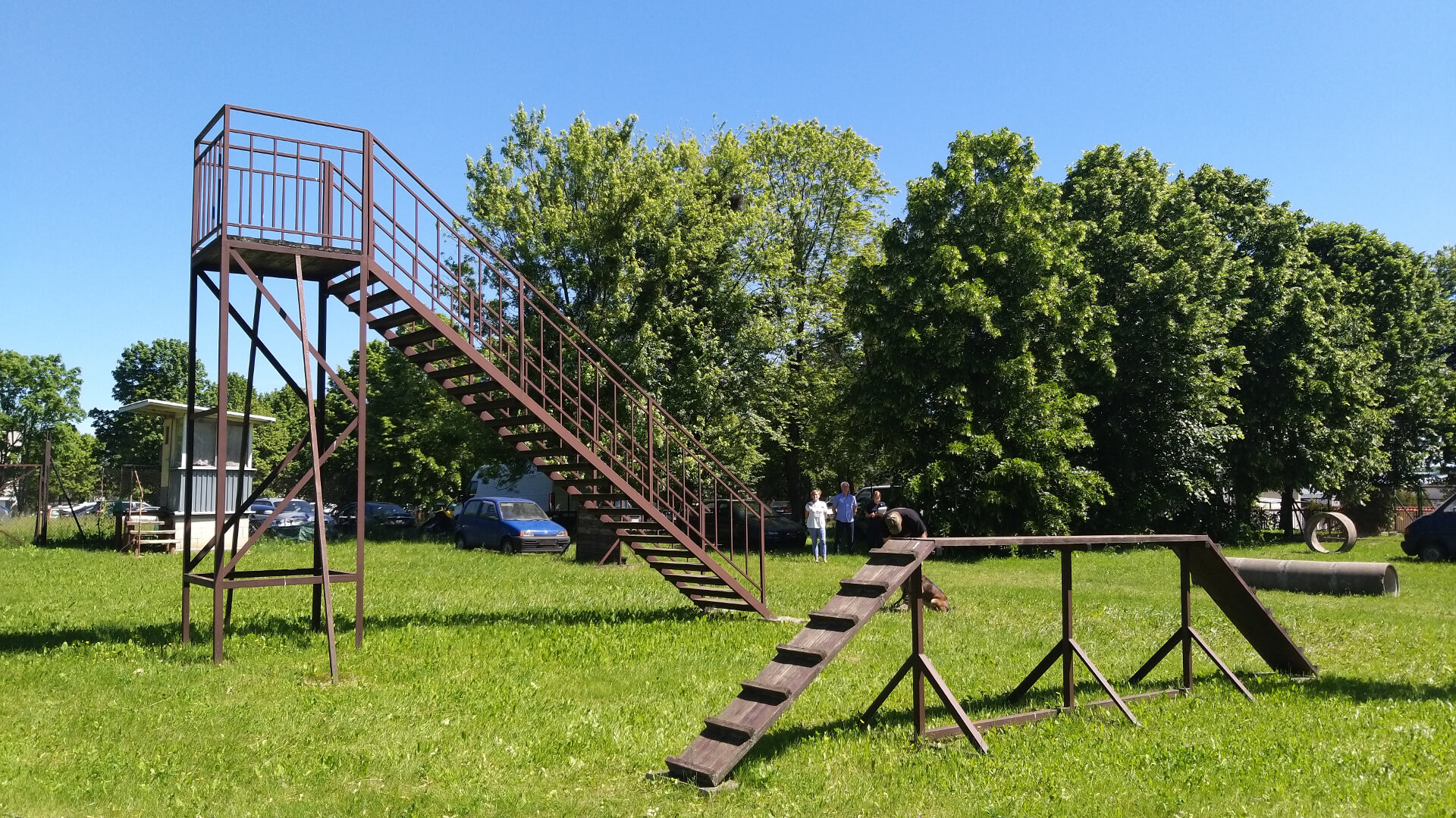 Funkcjonariusze drogówki i przewodnicy psów walczą o tytuł najlepszego podlaskiego policjanta