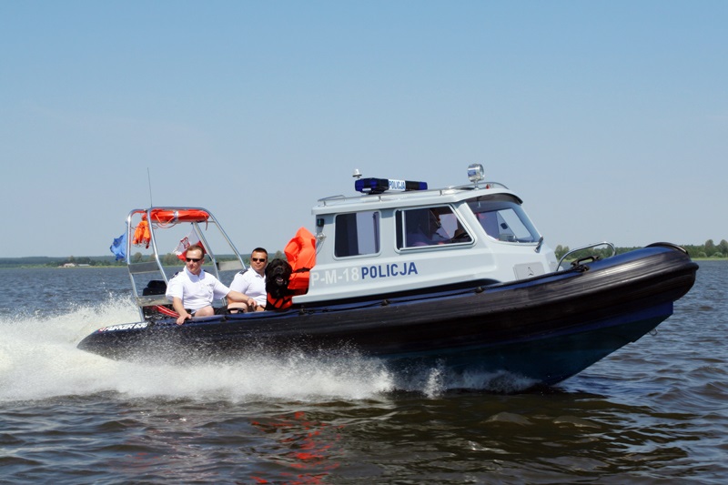 Policjanci uratowali 45-latka na Zalewie Siemianówka
