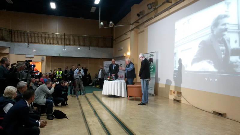 Lech Wałęsa w Białymstoku. Spotkanie zakłóciła Młodzież Wszechpolska