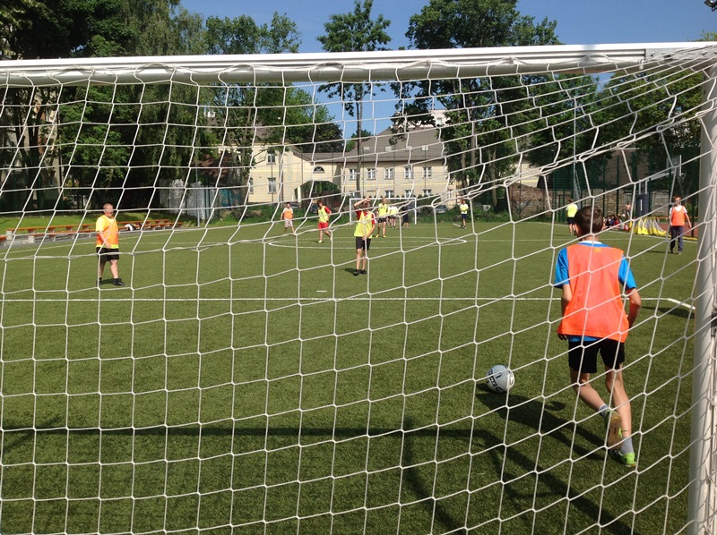 Białystok:  Młodzieżówka PO chce większej dostępności do przyszkolnych boisk