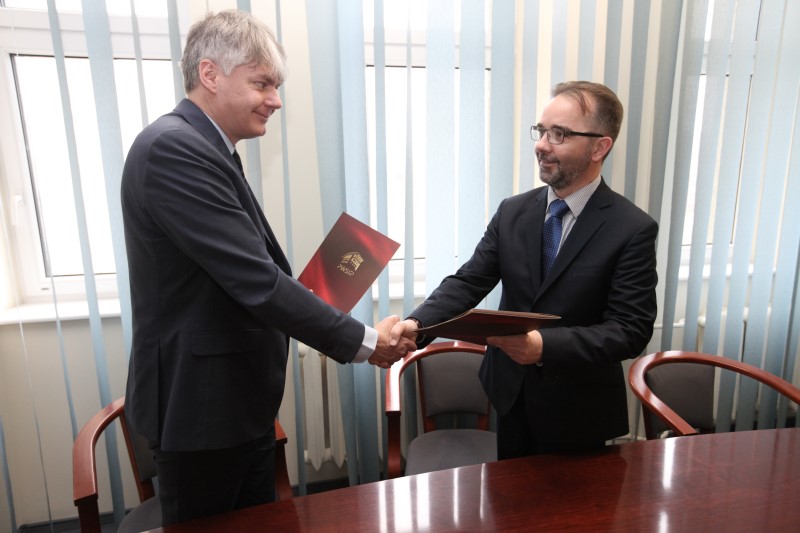 Łomża:  PWSIiP i "Mechaniak" podpisały umowę o współpracy