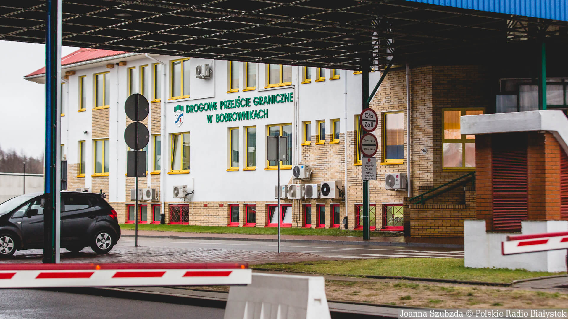 Długie kolejki przed przejściem z Białorusią w Bobrownikach