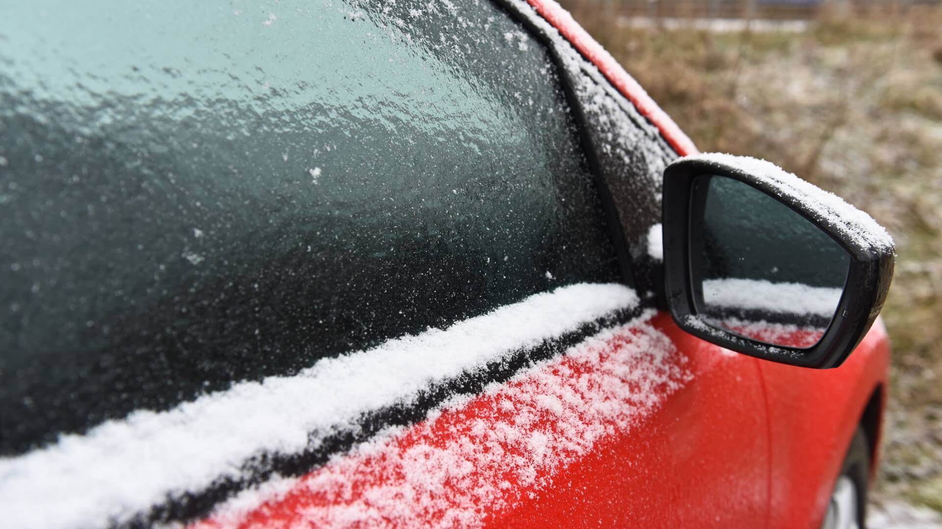 Meteorolodzy ostrzegają przed gołoledzią - odwołany mecz w Suwałkach