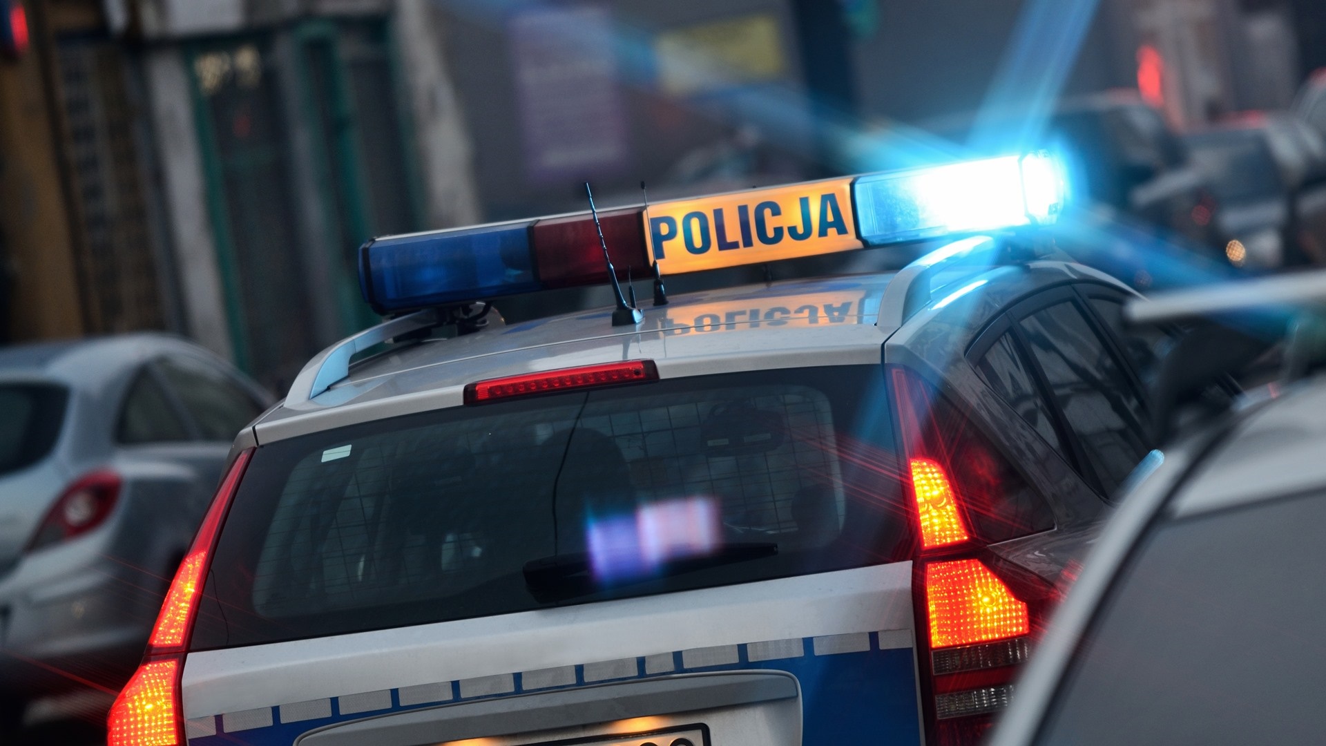 Policja zatrzymała Ukraińca przewożącego osoby nielegalnie przebywające w Polsce