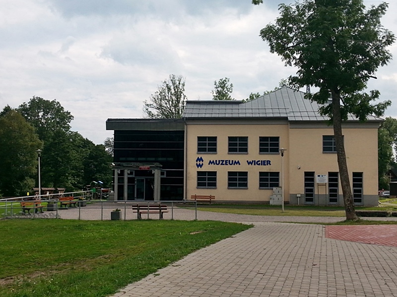 Turyści częściej niż rok temu wybierają odpoczynek nad jeziorem Wigry