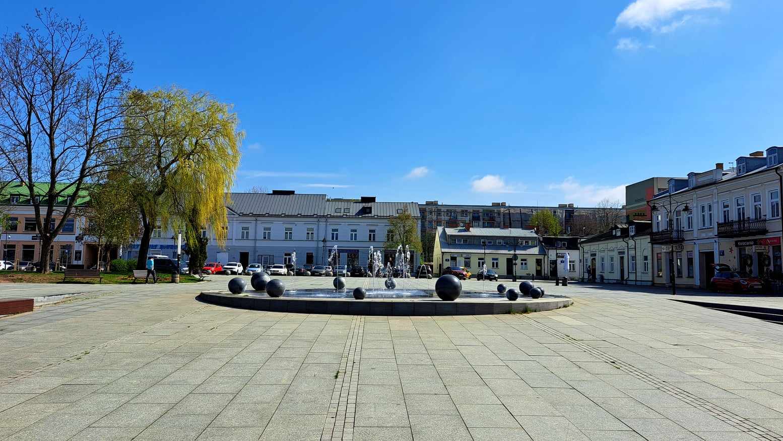 Plac Marii Konopnickiej w Suwałkach wymaga naprawy