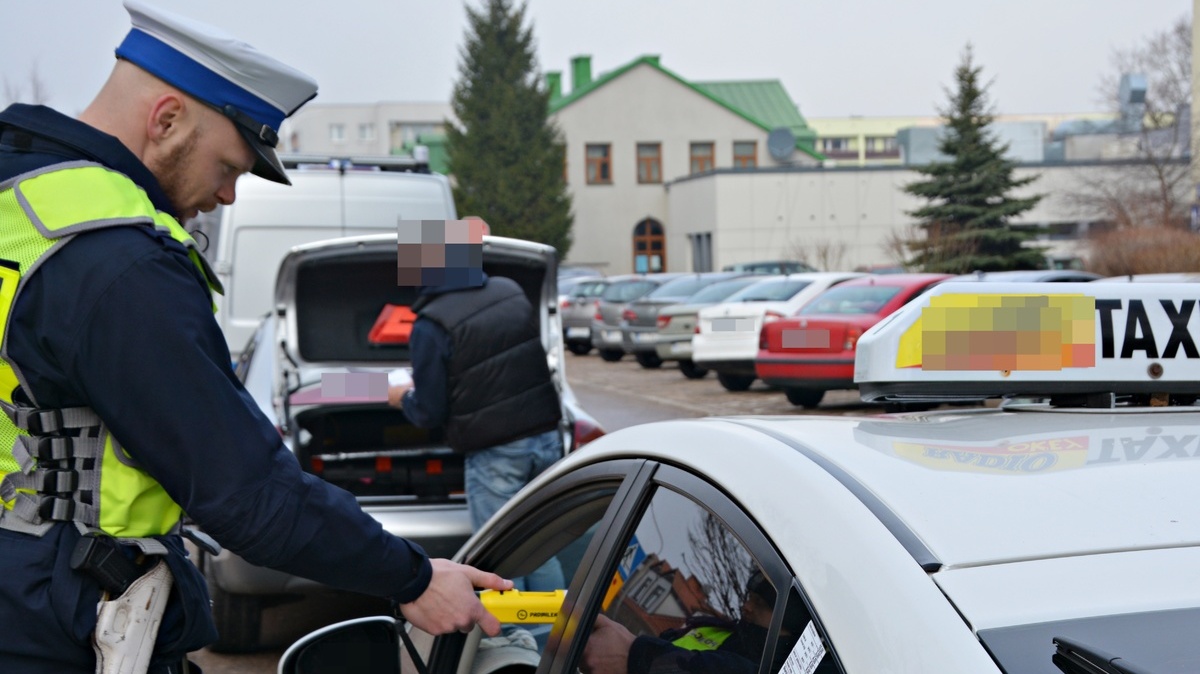 Skontrolowano kilkudziesięciu taksówkarzy, ukarano zaledwie trzech