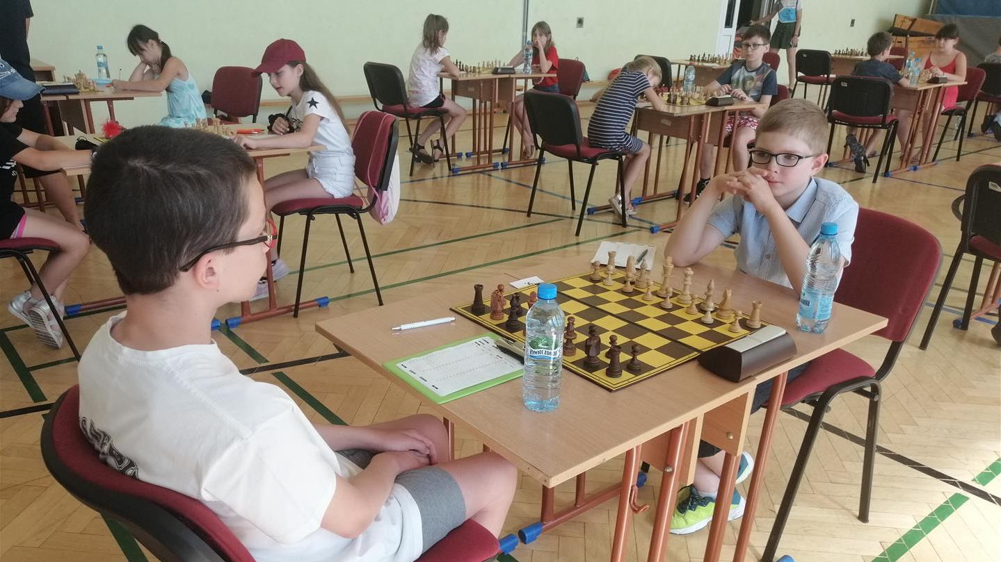 Koronawirus nie pokonał szachistów. W Suwałkach rozpoczął się IV Memoriał im. Ireny Warakomskiej