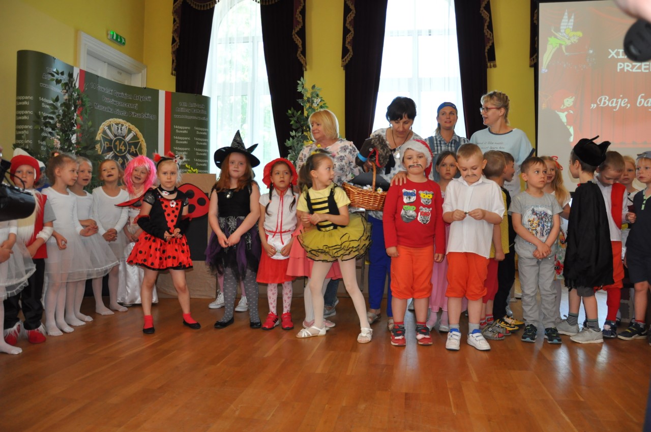 Suwalskie przedszkolaki bawią się w teatr