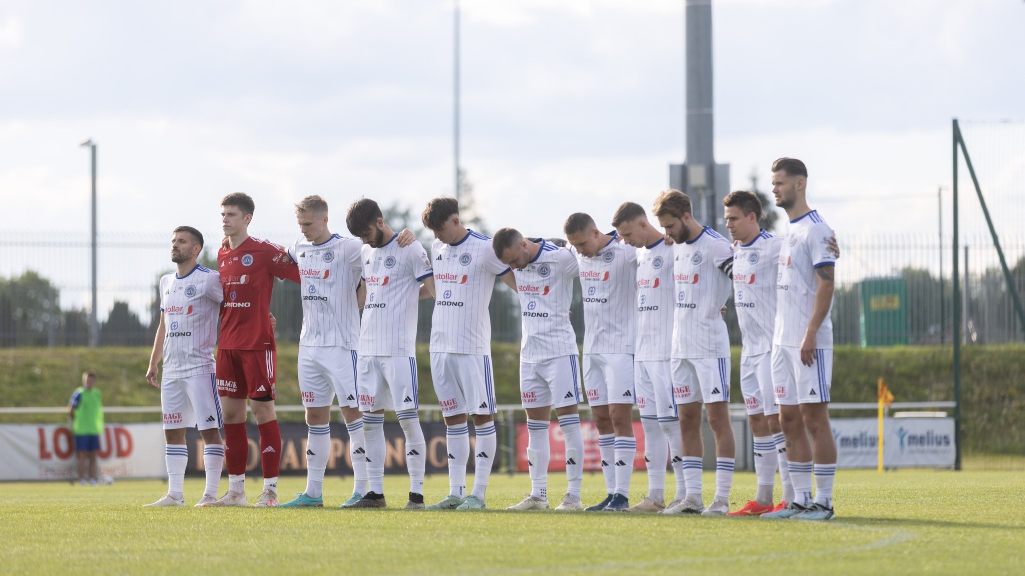 Czy Wigry Suwałki, które awansowały niedawno do III ligi, zaczną kolejny sezon w silniejszym składzie?