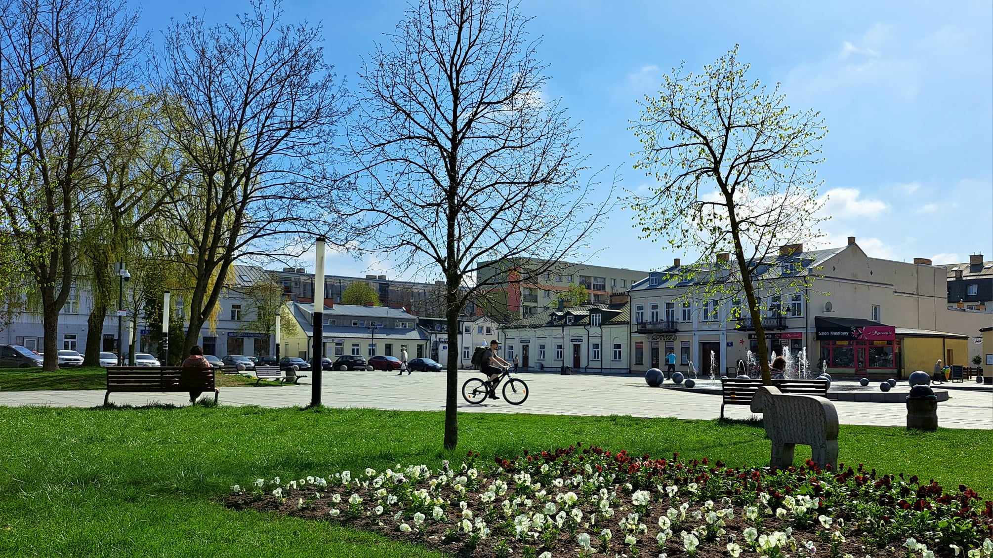 Już wkrótce na Placu Marii Konopnickiej będzie można podziwać obrazy Alfreda Wierusza Kowalskiego