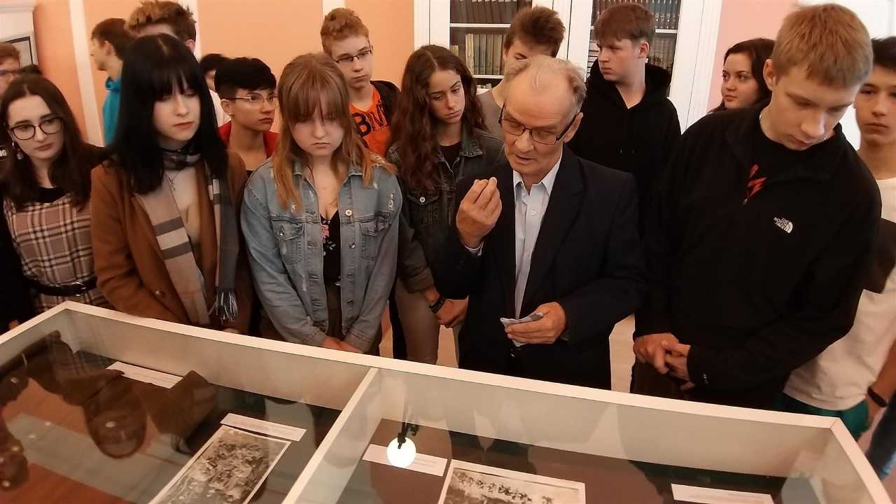 Opowieści różnej treści - Romuald Bartnik