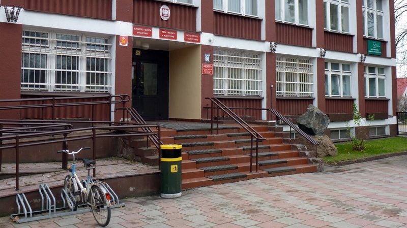 Augustowscy radni uhonorowali znanego cukiernika oraz strażaków-ochotników