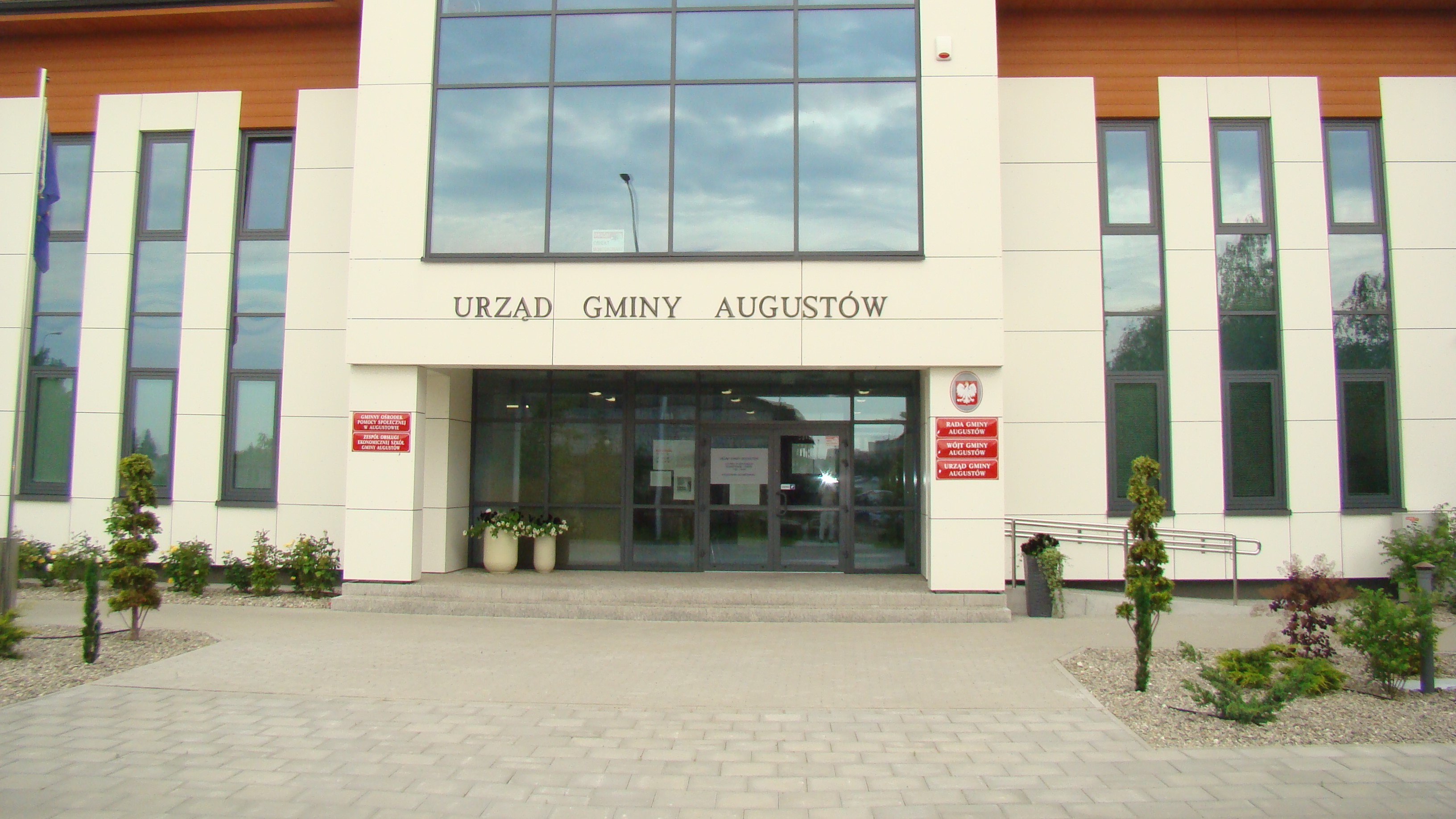 Władze gminy wiejskiej Augustów chcą sprzedać budynek po Szkole Podstawowej w Jabłońskich