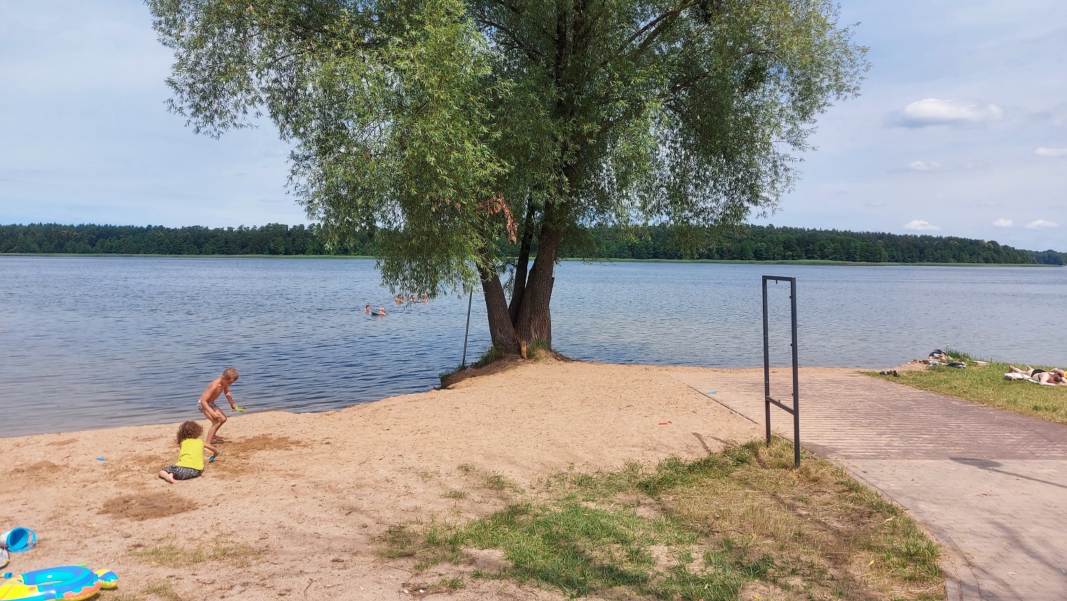 Władze Augustowa chcą wybudować pomost na plaży Bielnik