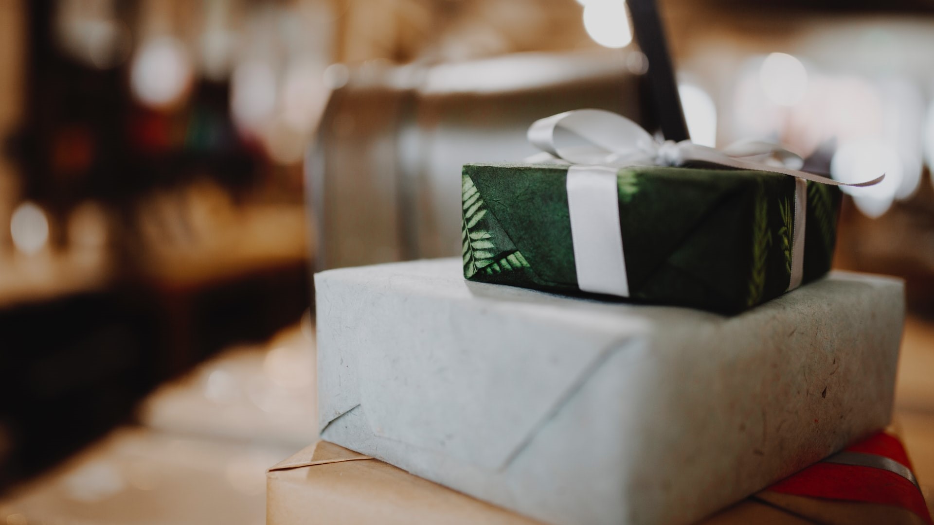 Co kupić kobiecie na święta? Pomysły na niezapomniany prezent