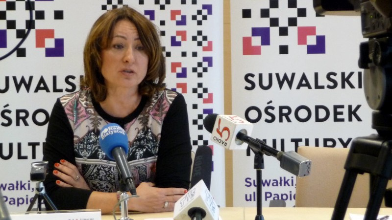 Nie będzie dyrektorem, ale przez trzy miesiące może pobierać dyrektorską pensję