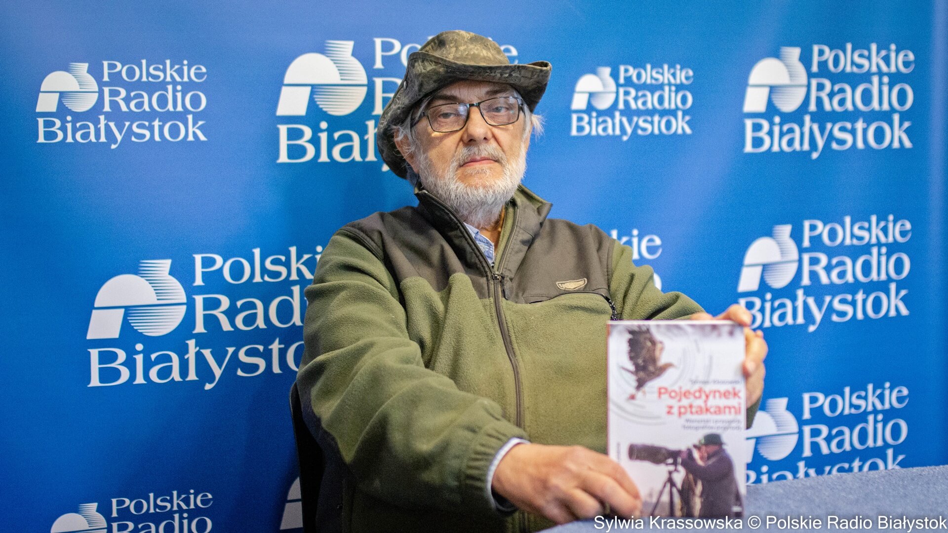 Książka "Pojedynek z ptakami" Tomasza Kłosowskiego