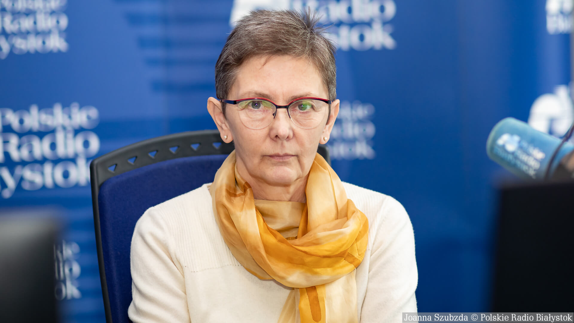 Epidemiolog: z niektórych obostrzeń można zrezygnować, z innych nie