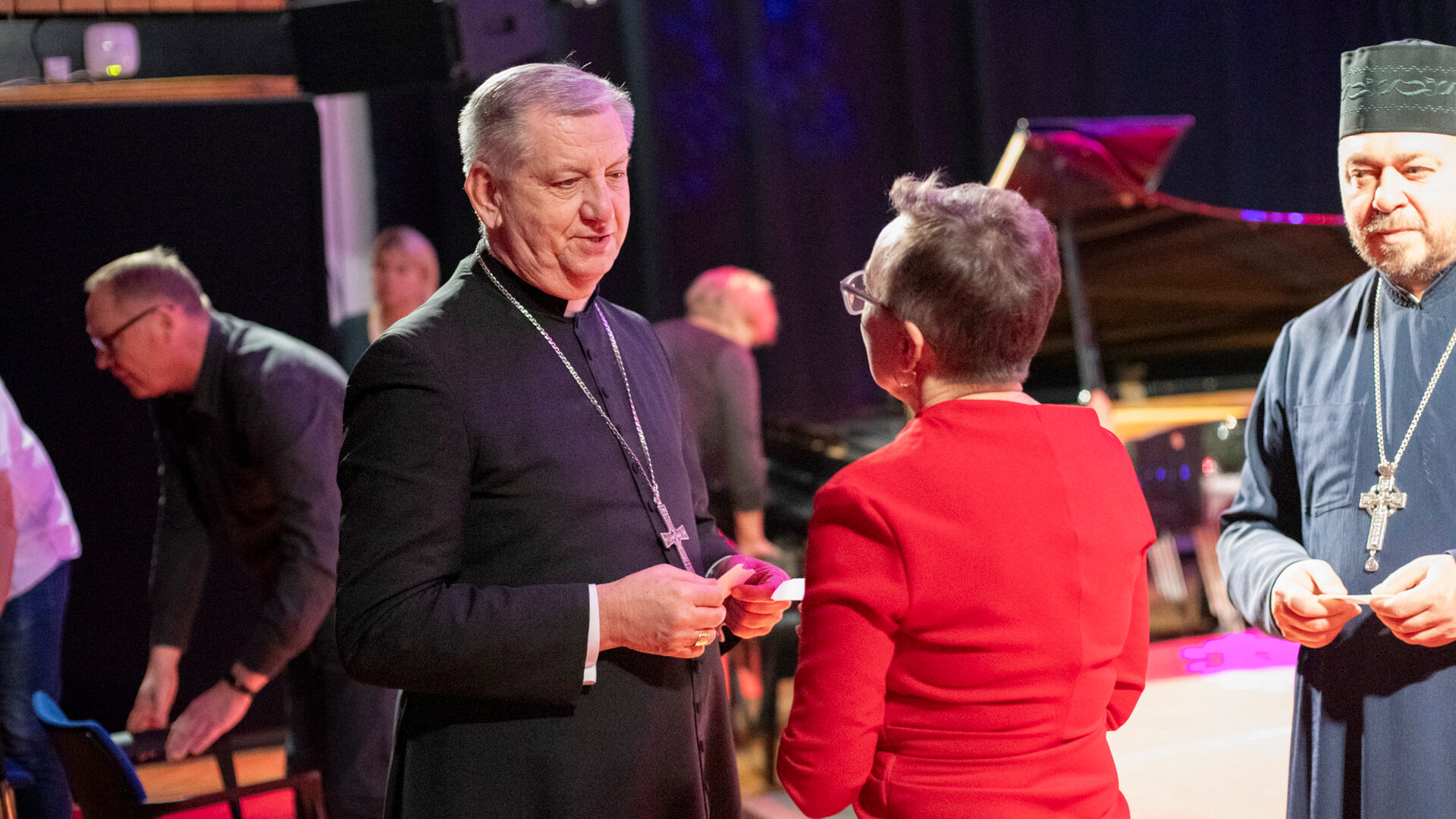 Życzenia i śpiewanie kolęd, czyli spotkanie opłatkowe w Polskim Radiu Białystok [zdjęcia]