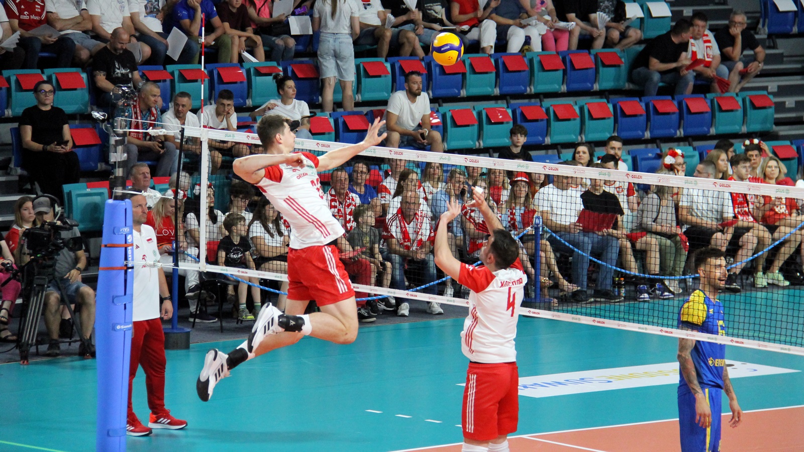 Przed meczem polskich siatkarzy sportowcy REA BAS Białystok typowali zwycięstwo Polaków