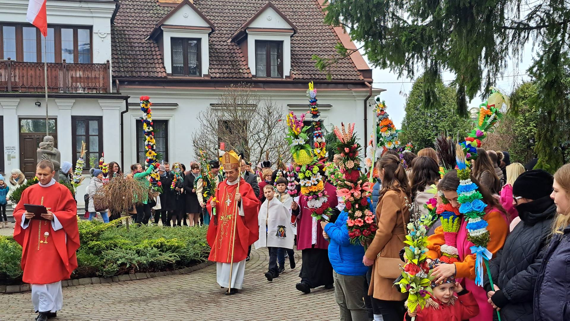 Kilkaset wyjątkowych palm można było zobaczyć na uroczystościach Niedzieli Palmowej w Ciechanowcu [zdjęcia]