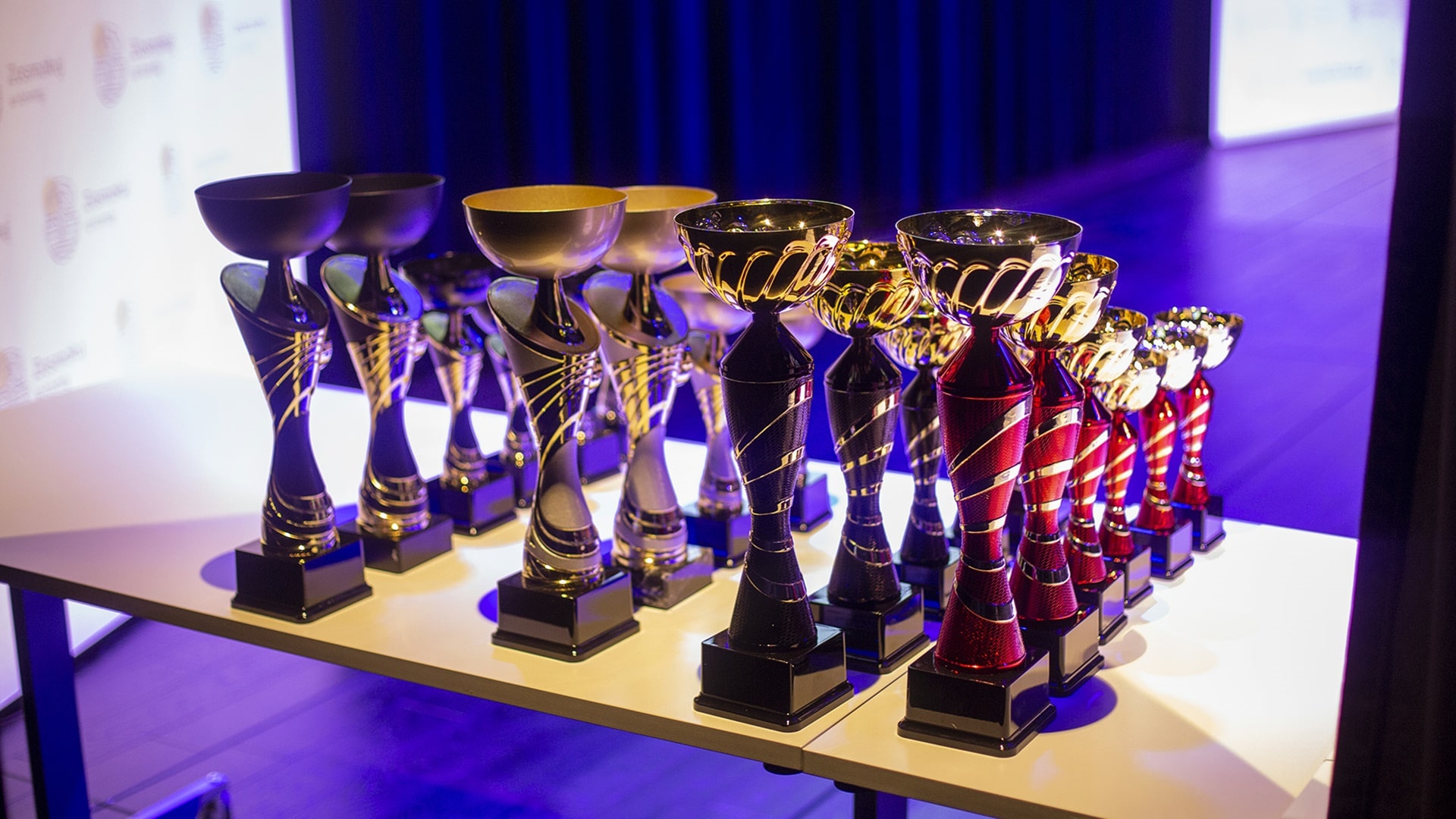 Prezydent Łomży przyznał stypendia i nagrody uczniom tamtejszych szkół