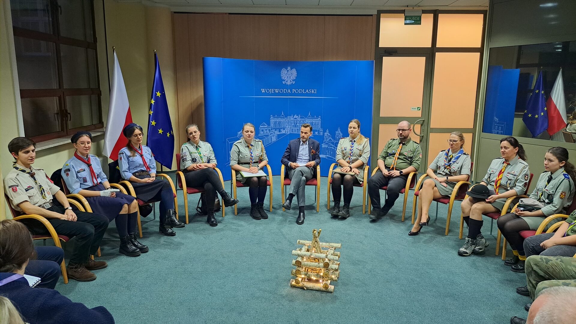 Wojewoda podlaski spotkał się z harcerzami w Dniu Myśli Braterskiej