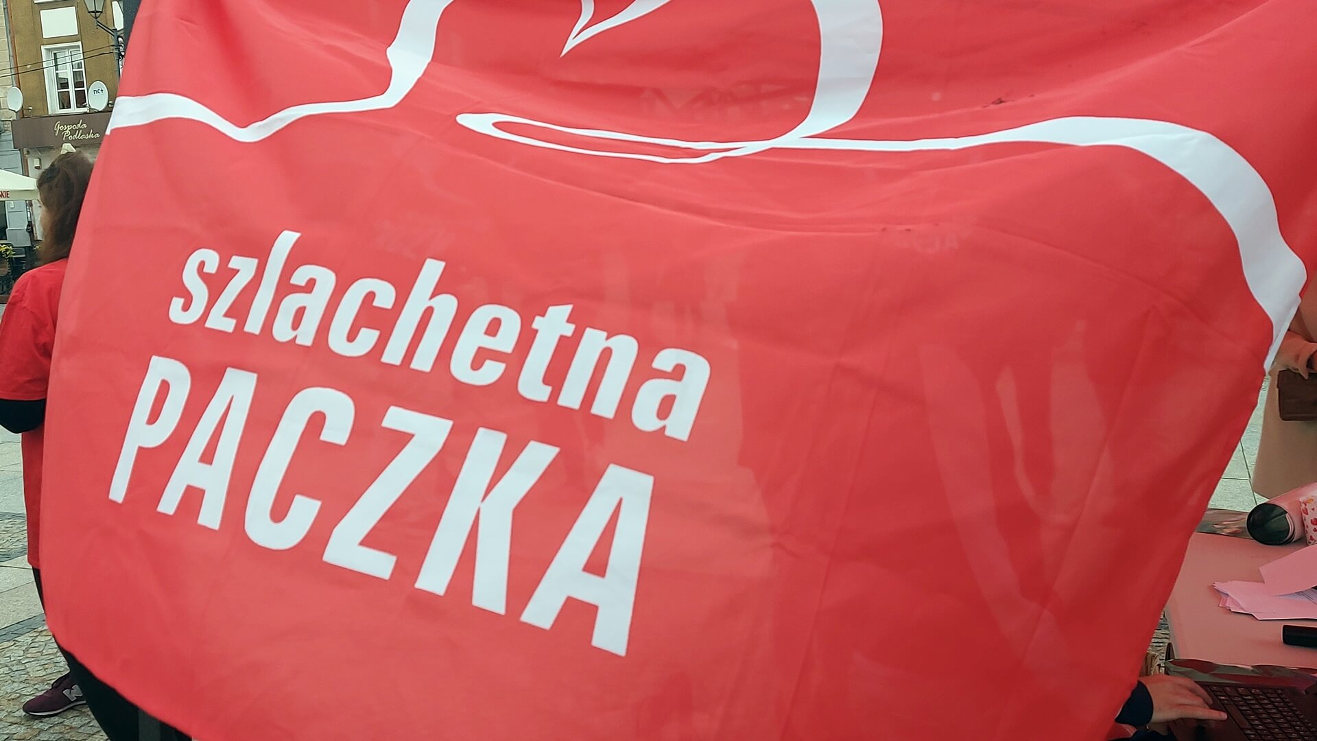 Zawodnicy Jagielloni Białystok zaangażowali się w inicjatywę "Szlachetna paczka"