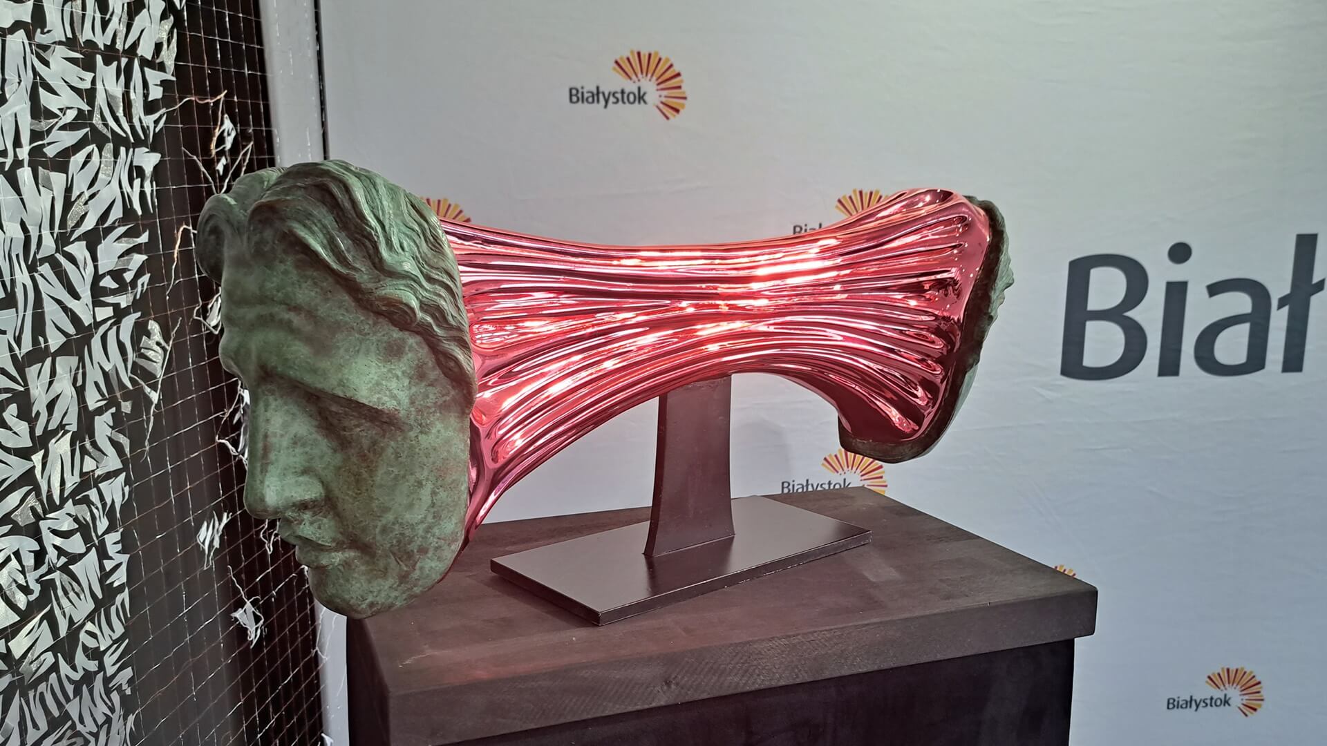 W centrum Białegostoku stanie rzeźba "Obietnica" Michała Jackowskiego