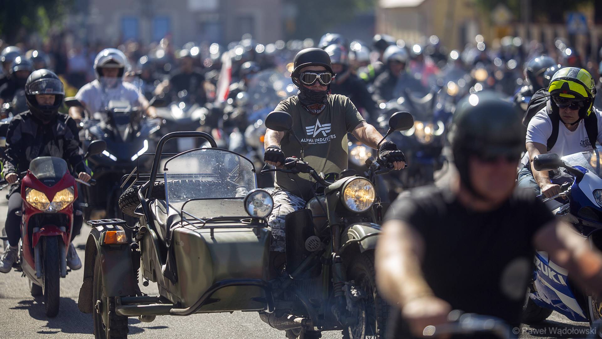 Kilkuset motocyklistów przejechało w paradzie po drogach gminy Jedwabne [zdjęcia, wideo]