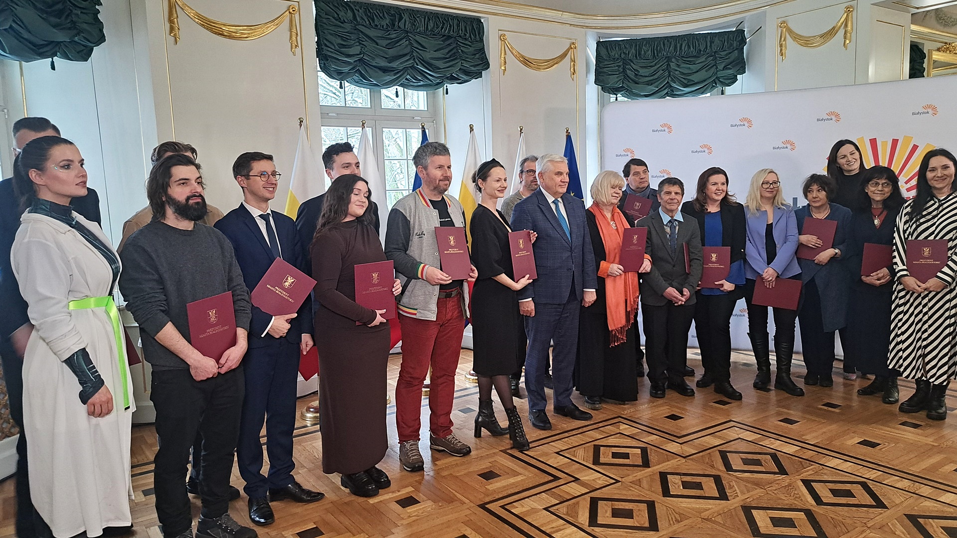 Twórcy odebrali od prezydenta Białegostoku stypendia artystyczne