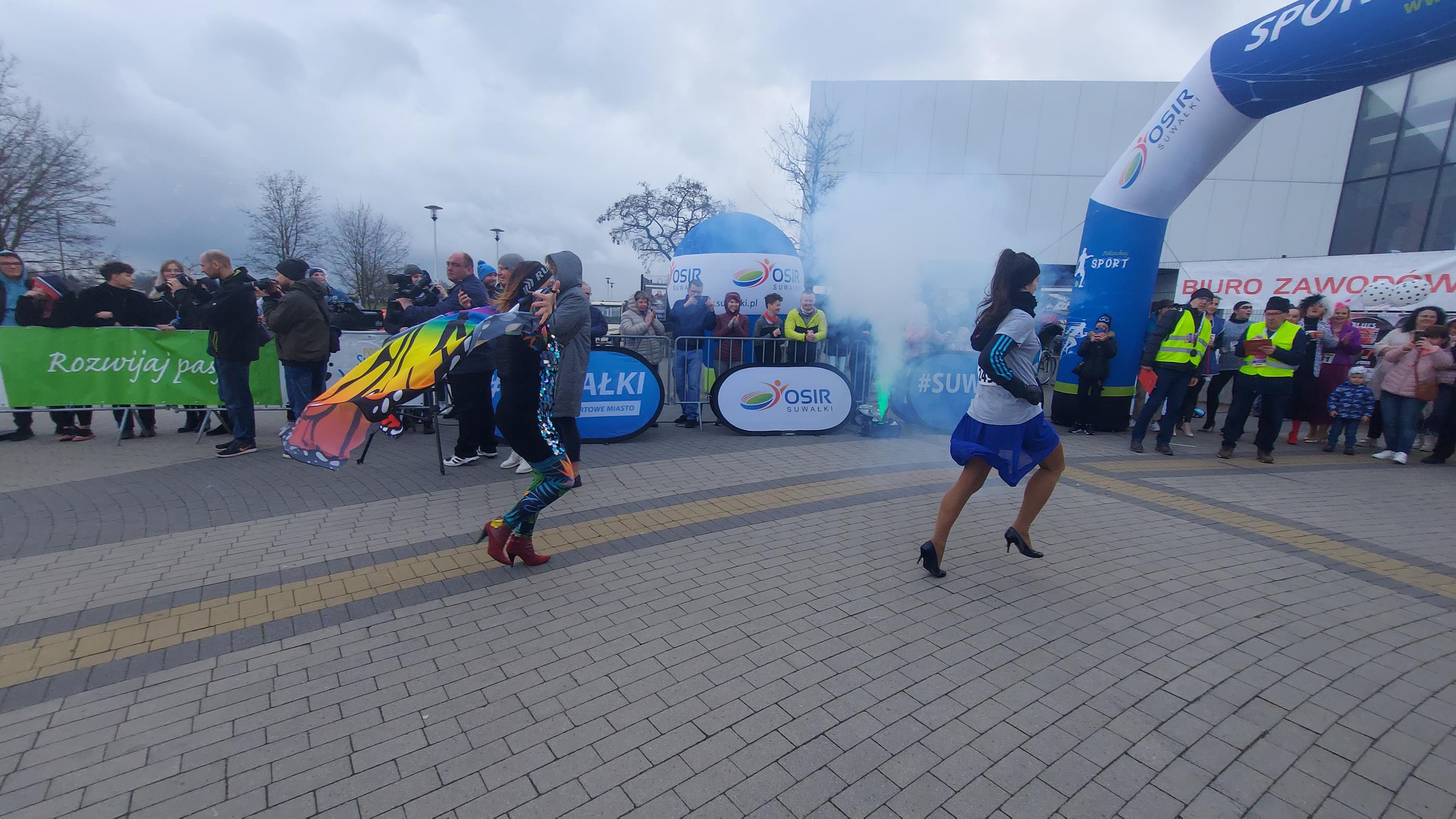 Panie biegały w szpilkach, panowie z jajkiem - Miss Run w Suwałkach