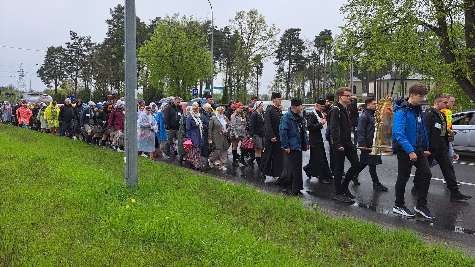Kilkaset osób wzięło udział w pielgrzymce z Białegostoku do Zwierek