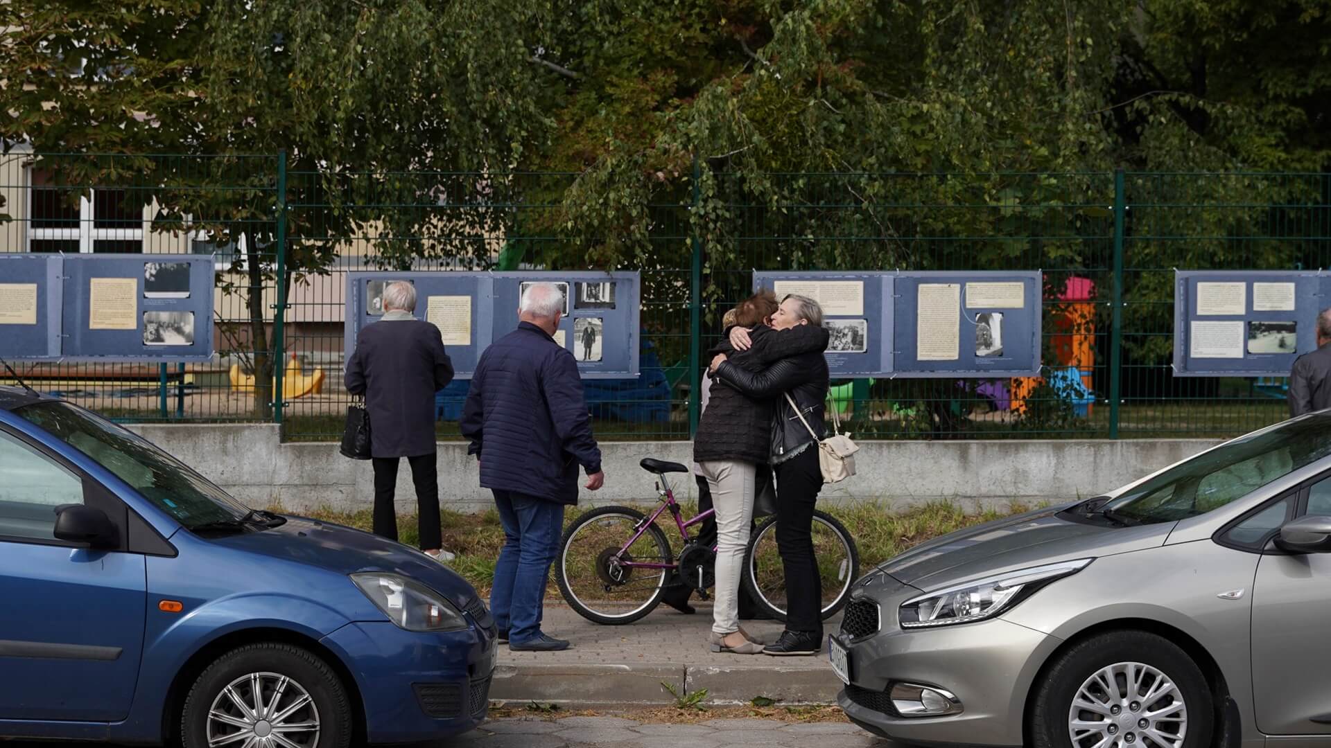 Otwarto plenerową wystawę o Białostoczku pt. "Tu kiedyś bloków nie było"