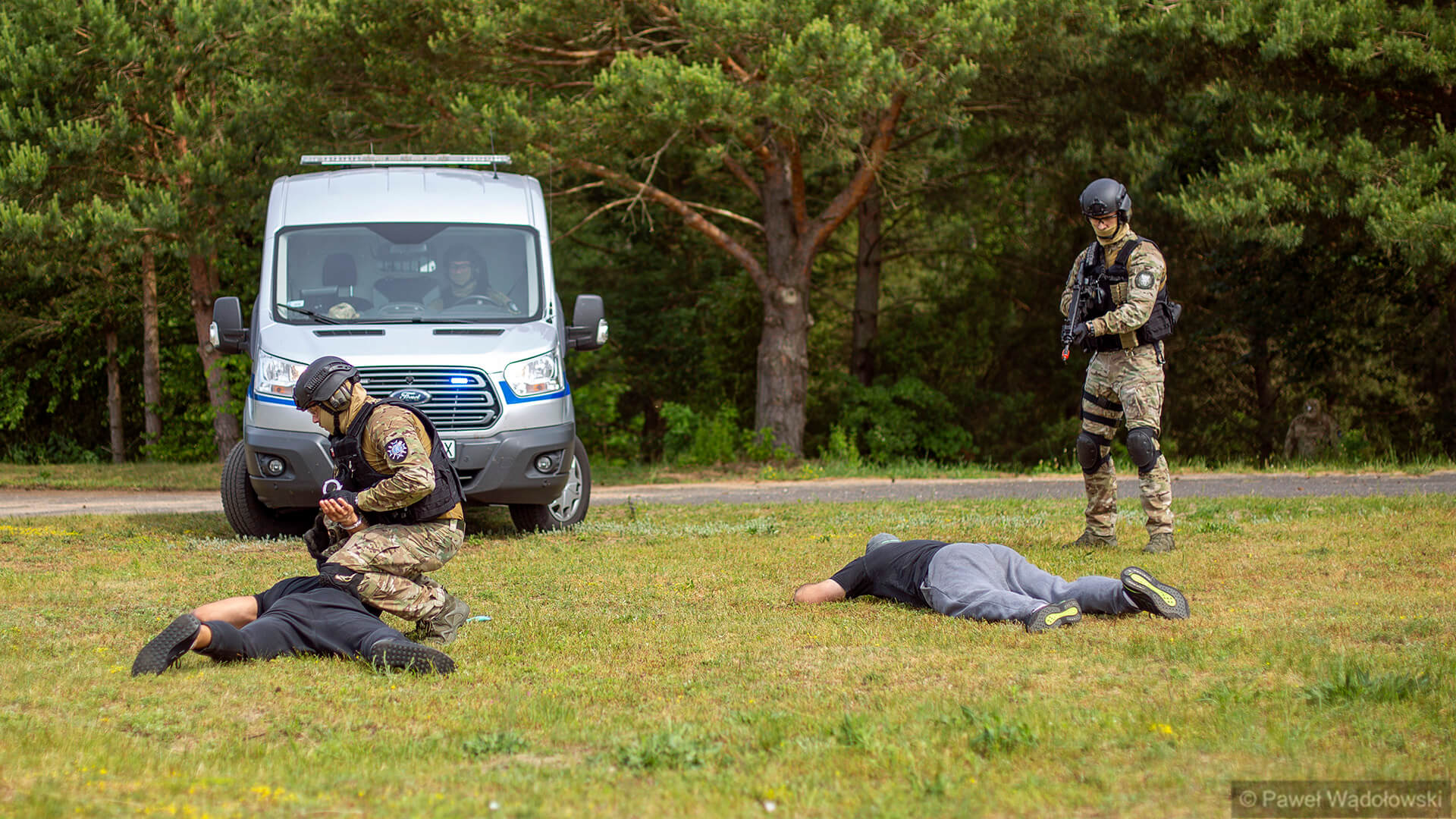 Funkcjonariusze z zakładów karnych ćwiczyli na poligonie w Czerwonym Borze
