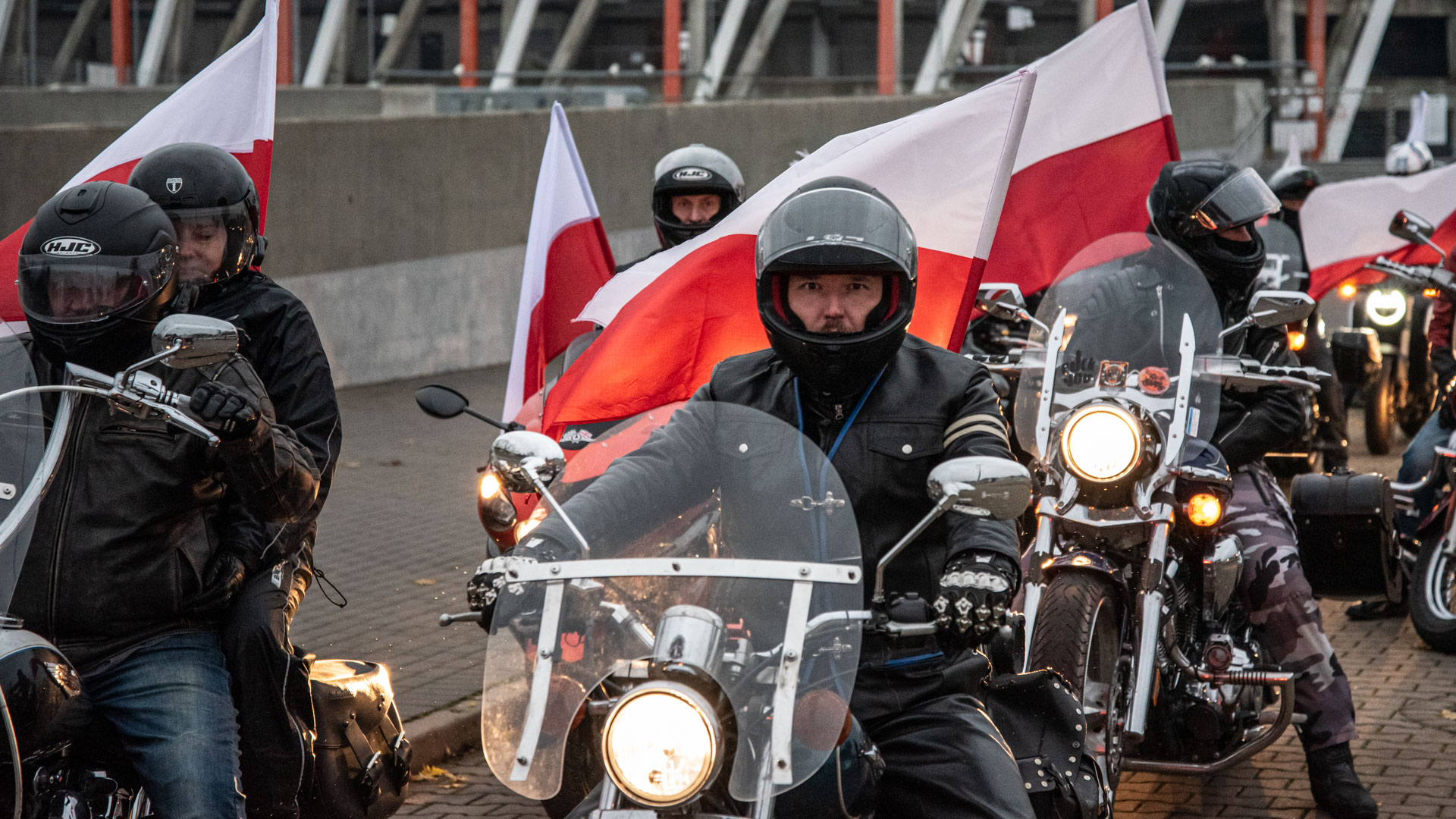 Motocykliści przejechali w biało-czerwonej paradzie ulicami Białegostoku [zdjęcia]