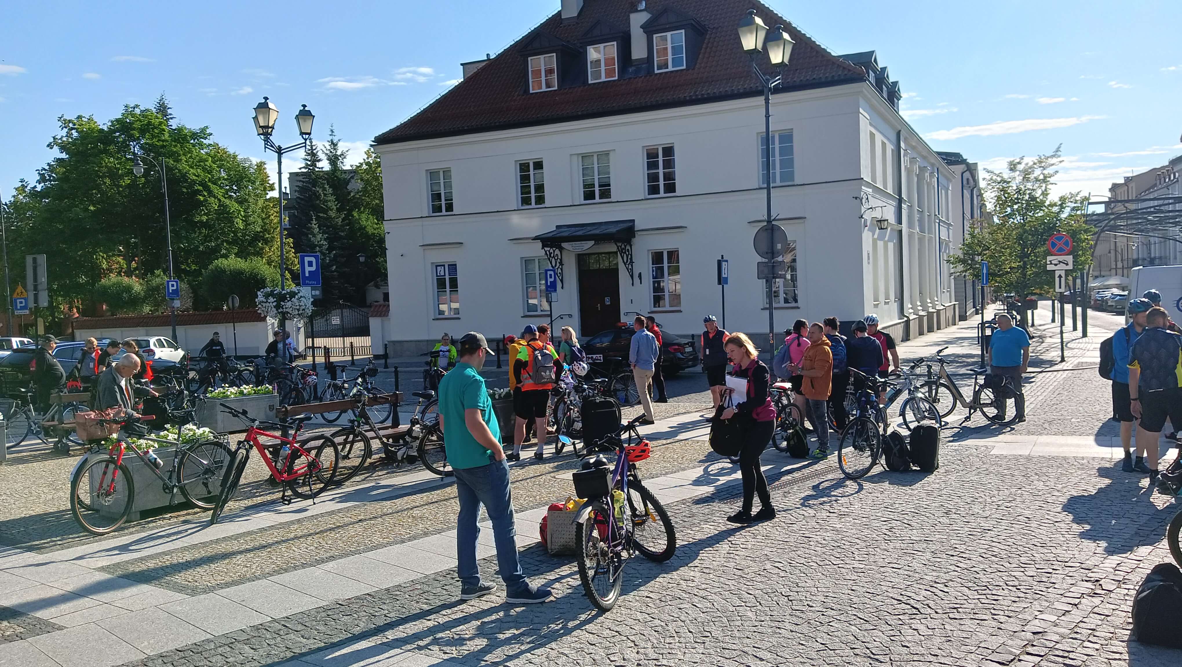 Ruszyła rowerowa pielgrzymka do Różanegostoku