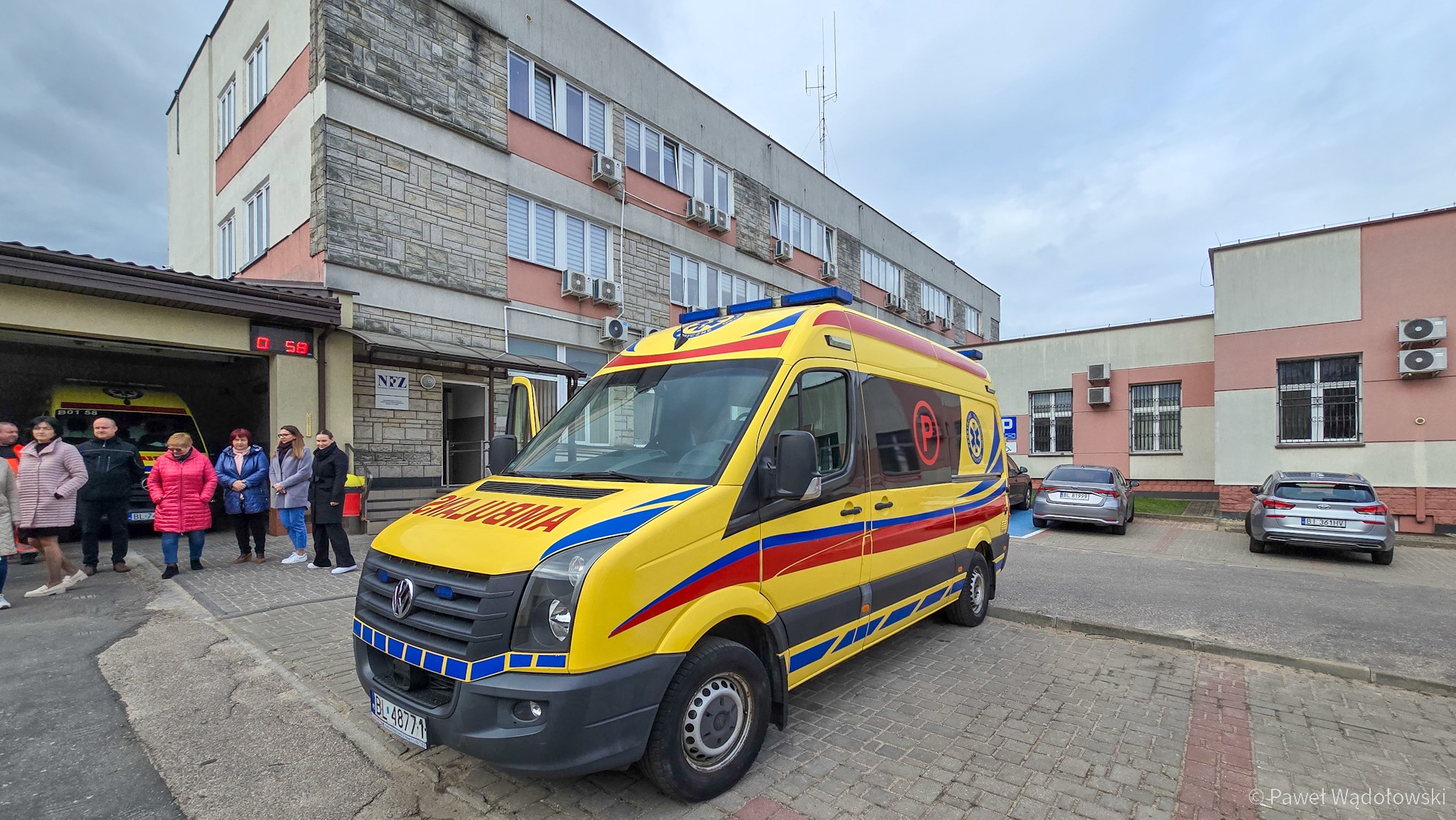 Łomżyńska Caritas ma nową karetkę - pojazd był wcześniej wykorzystywany przez pogotowie ratunkowe