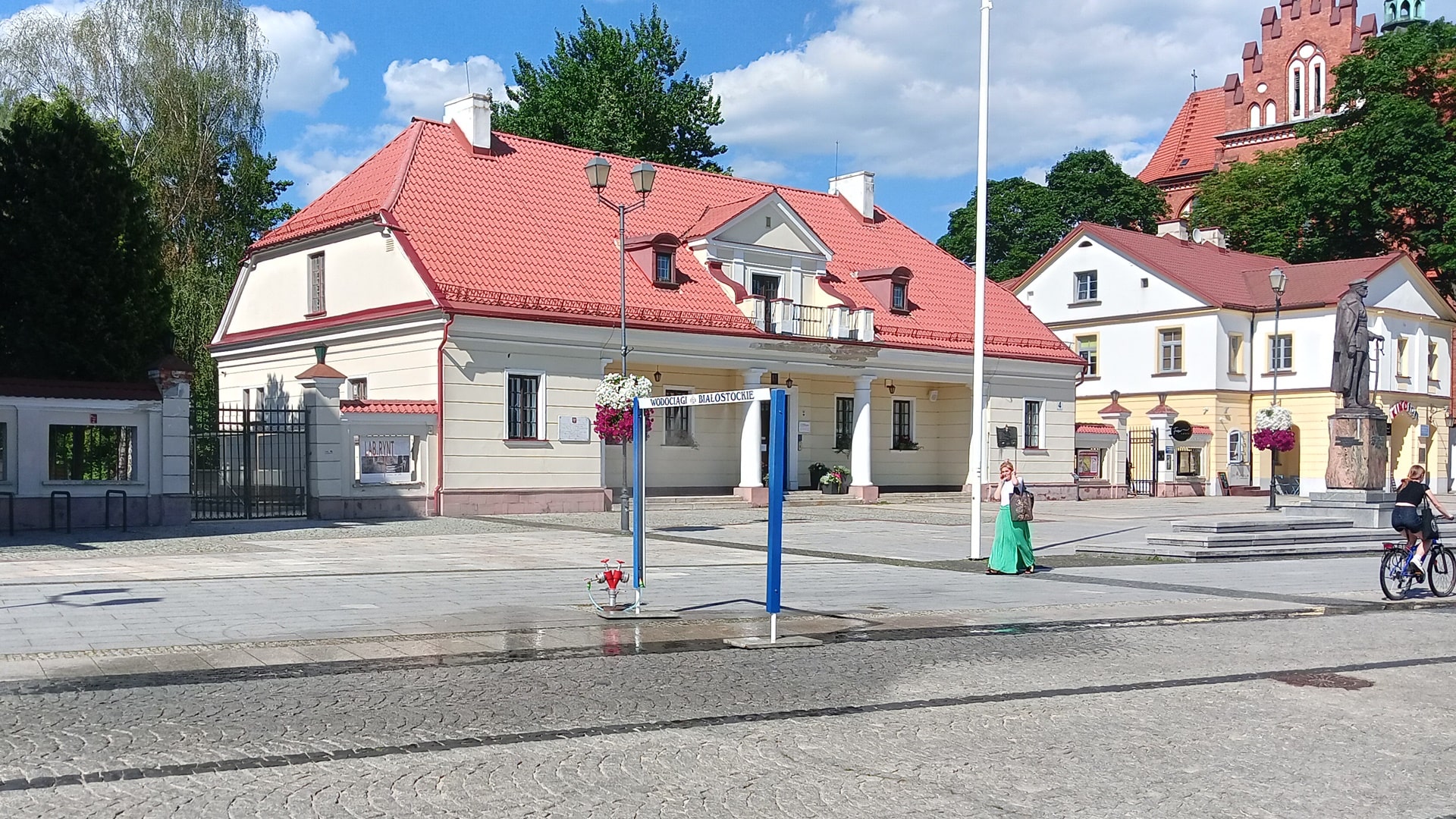 Mgiełki zraszające pojawiły się w centrum Białegostoku