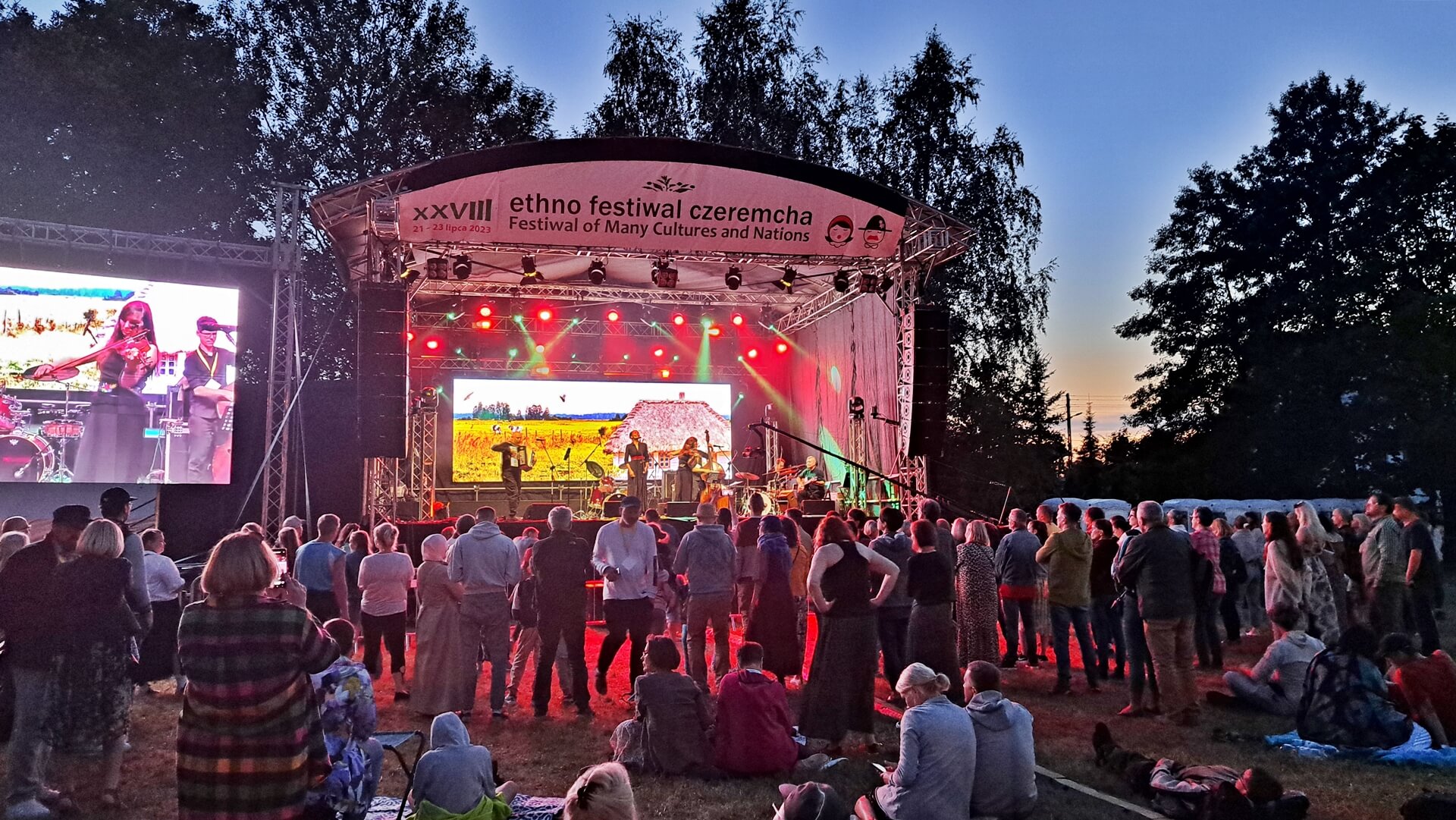 Artyści z Polski, Ukrainy i Węgier występują na festiwalu "Wielu kultur i narodów" w Czeremsze