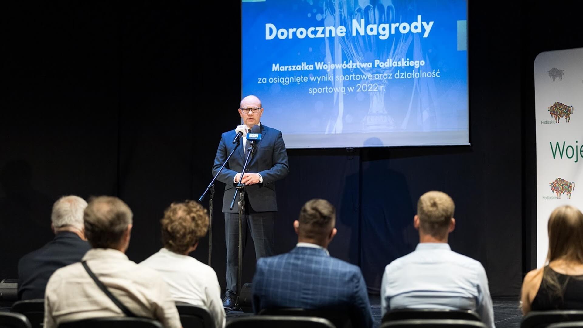 Sportowcy odebrali nagrody zarządu województwa