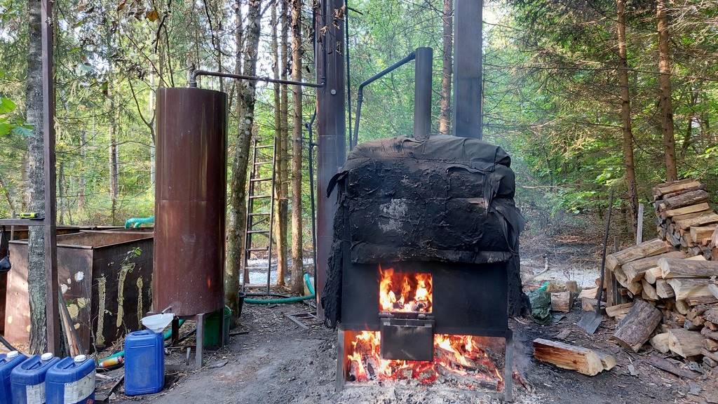 KAS zlikwidowała kolejną leśną bimbrownię w gminie Supraśl
