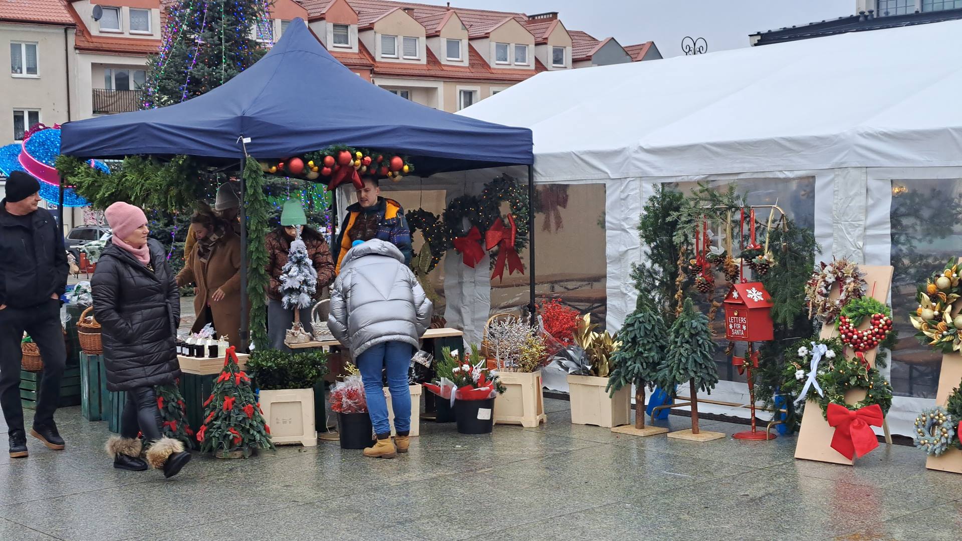 Wigilie miejskie w Podlaskiem - można było kupić świąteczne produkty i podzielić się opłatkiem