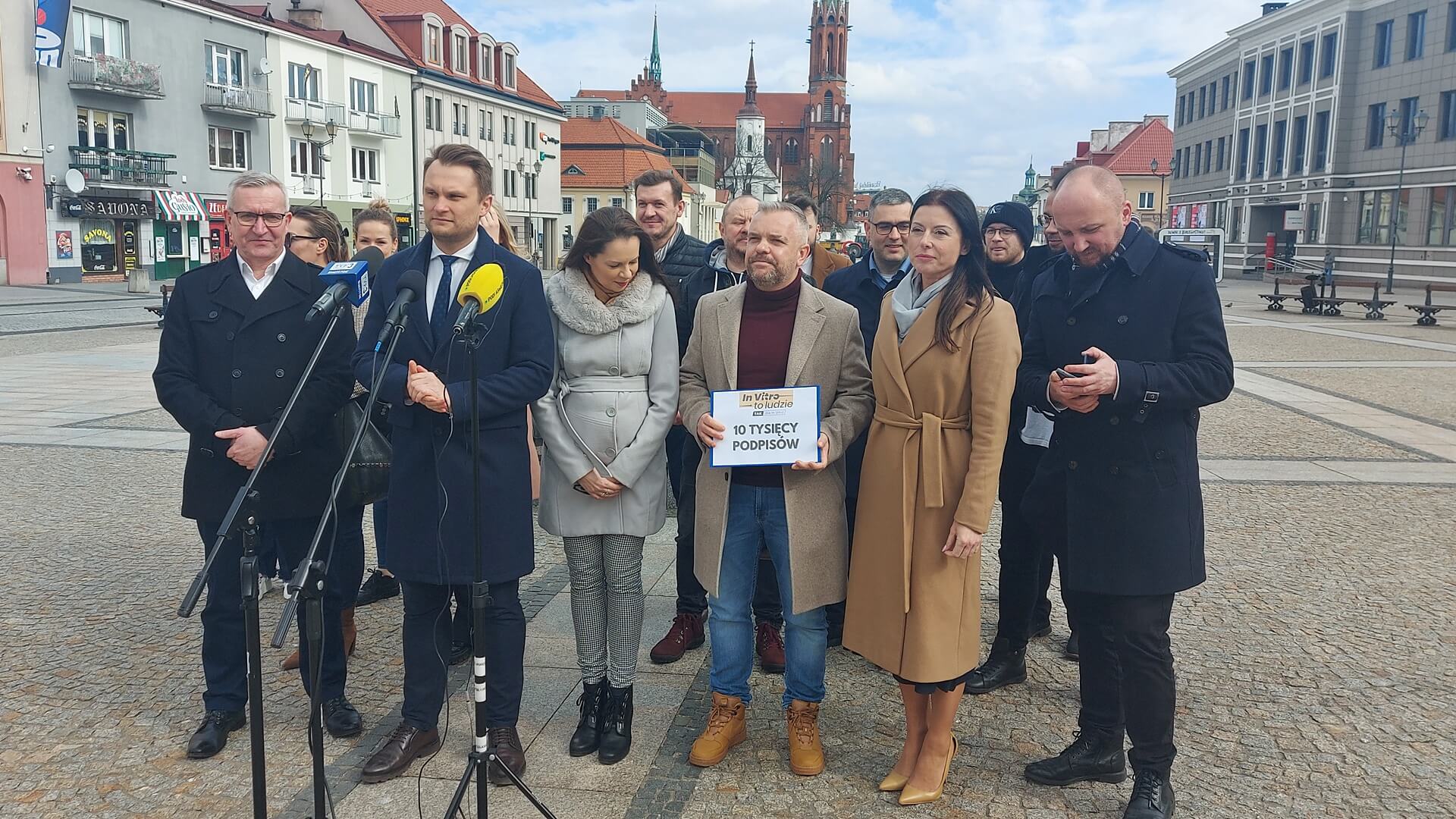 Ponad 10 tys. mieszkańców regionu poparło inicjatywę ustawodawczą "Tak dla in vitro"