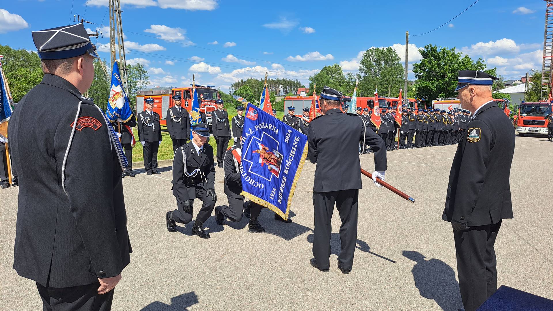 Druhowie z OSP w Kuleszach Kościelnych świętują 100 lat istnienia swojej jednostki