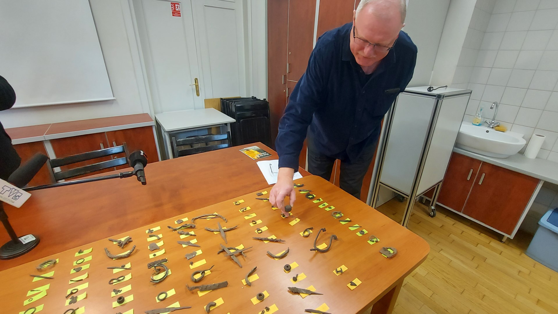 Praca archeologów to nie tylko szpadel, sito i pędzelek - mówi Jerzy Siemaszko