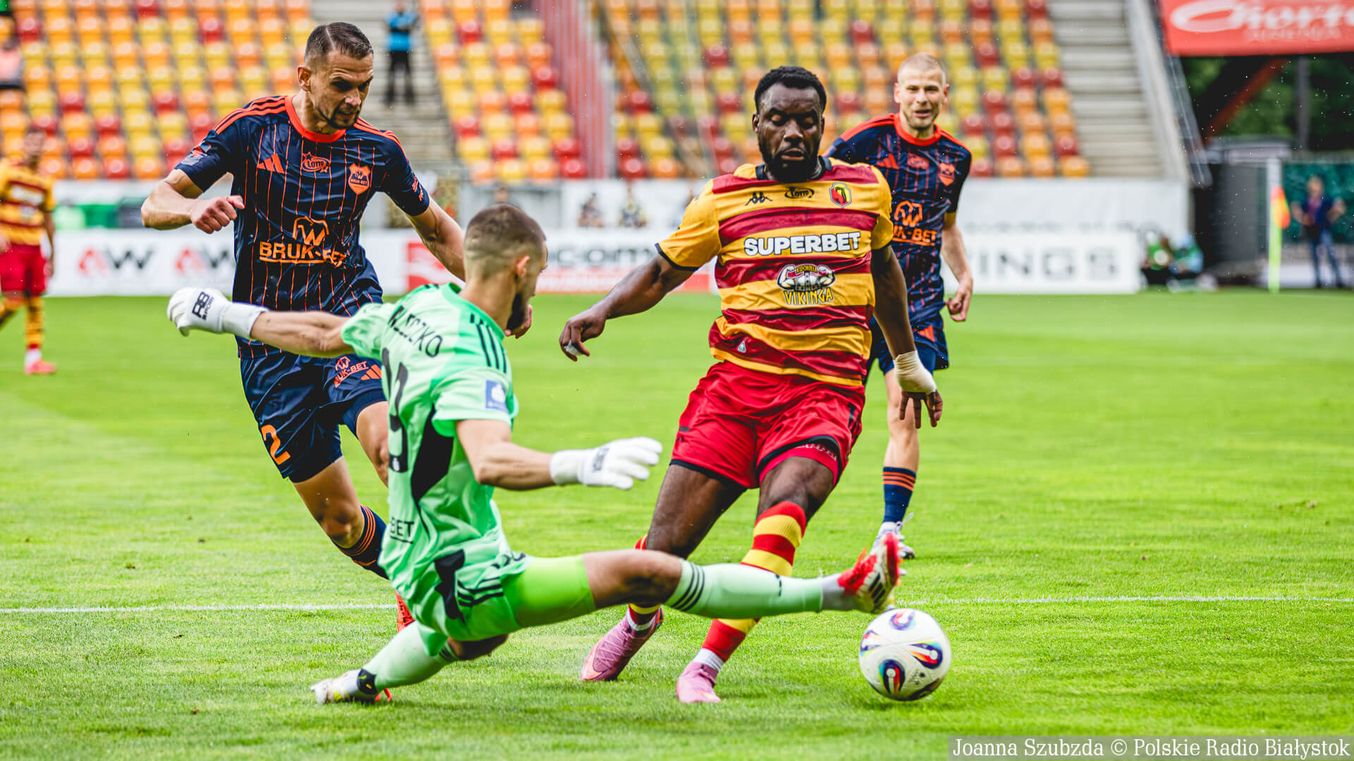 Sensacja w Białymstoku - Jagiellonia wysoko przegrywa z beniaminkiem [zdjęcia, wideo]