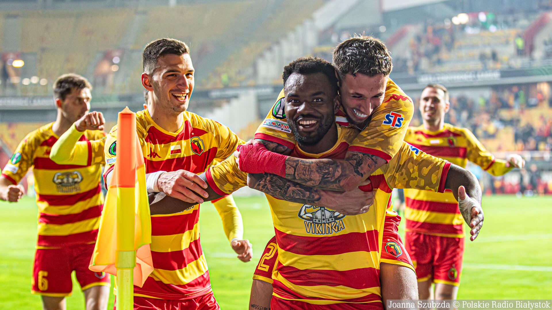 Jagiellonia długo się męczyła, ale wygrała z Petrocubem w Lidze Konferencji [zdjęcia, wideo]